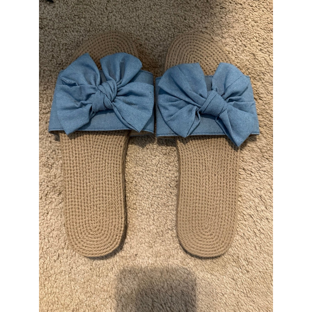 Sole Mates 1B0203FB Blue Chambray Bow Flip Flop Sandals 8-9